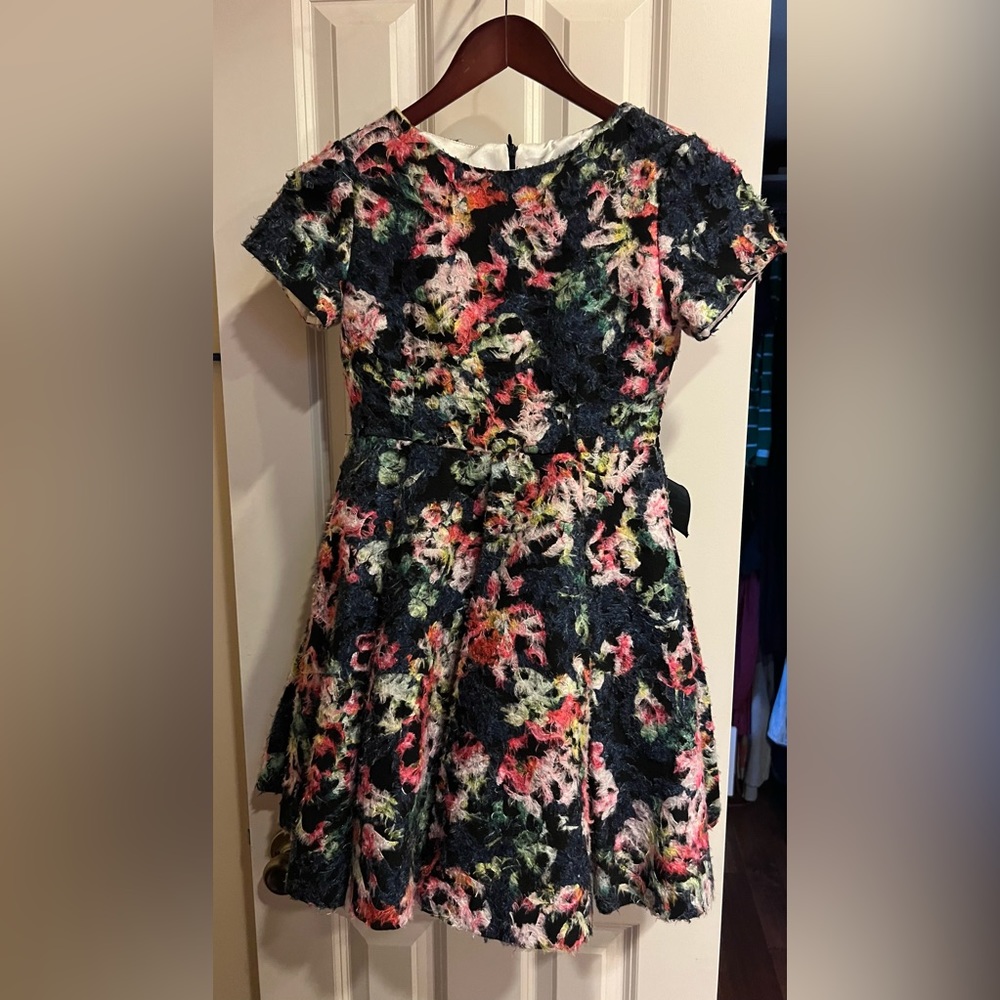 Gorgeous girl's Helena  10  short sleeve dress with zipper & crinoline lining